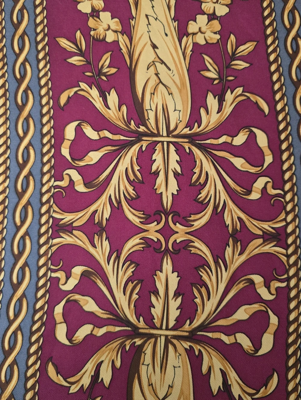 Royal Doulton 100% Silk Scarf 34